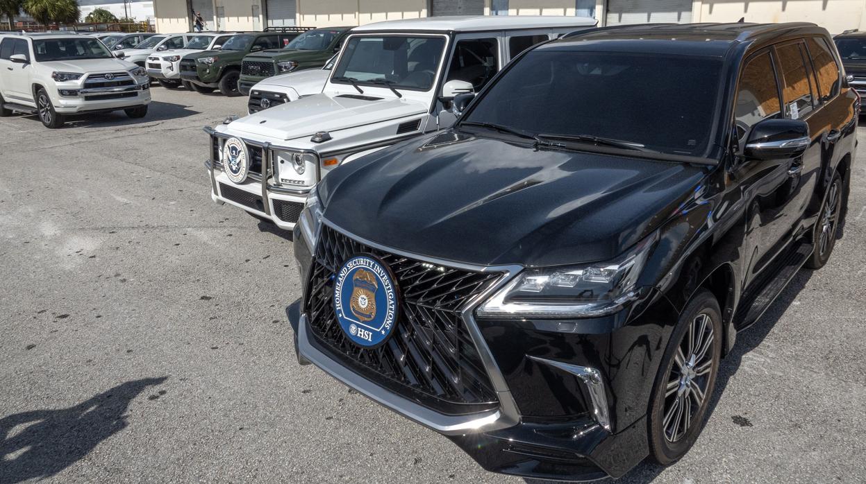 Algunos de los coches de lujo confiscados por las autoridades estadounidenses