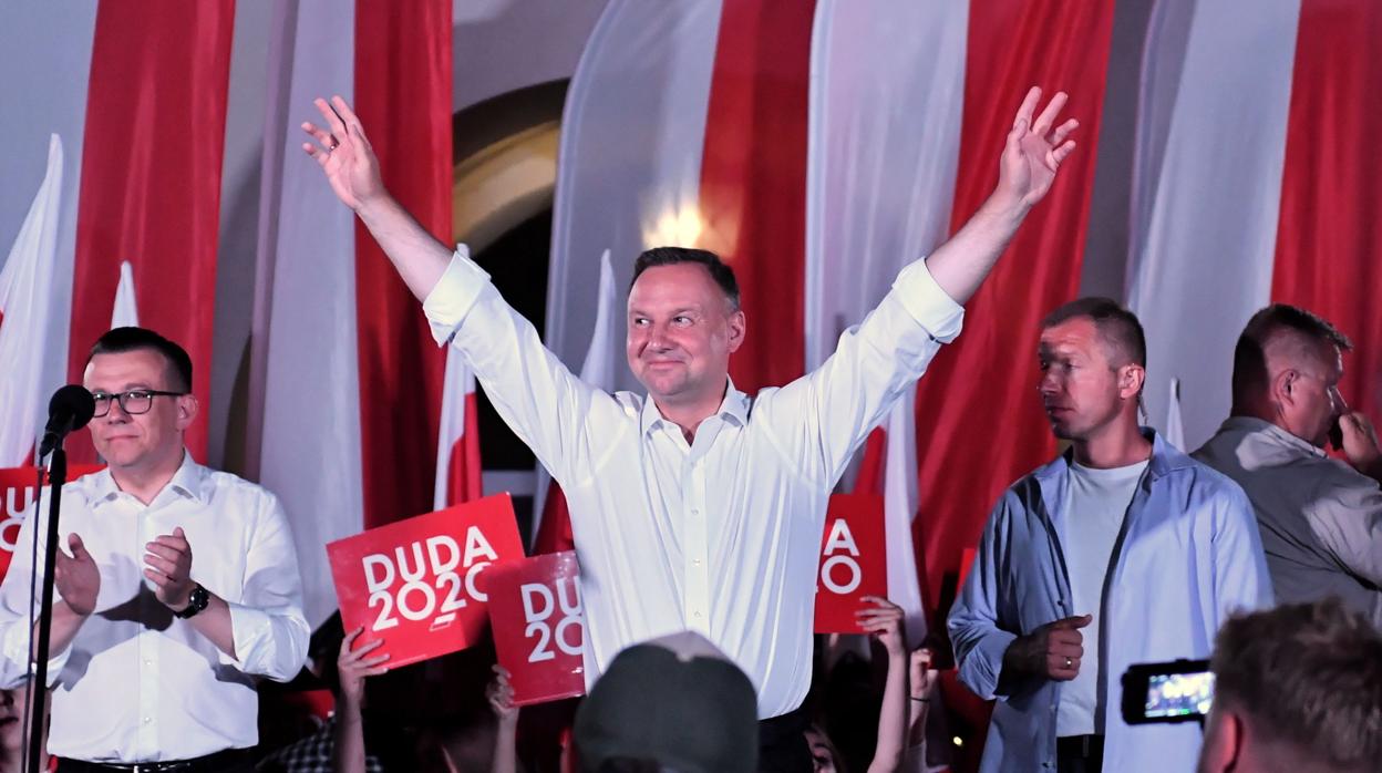 El presidente Andrzej Duda, que cuenta con el apoyo del partido en el poder Ley y Justicia (PiS), en un mitin