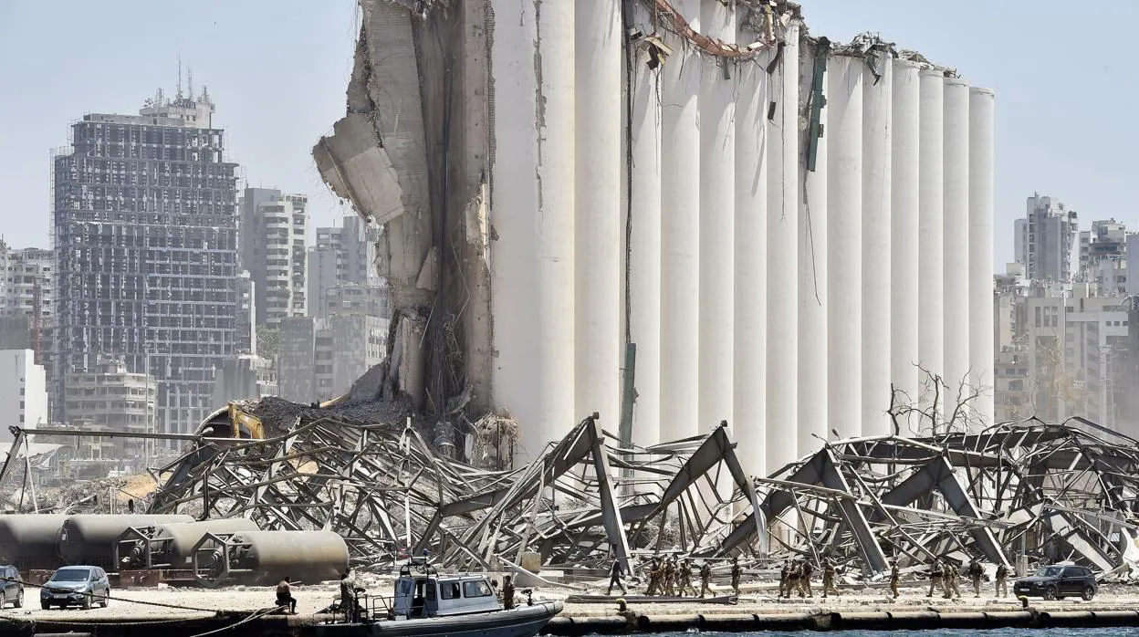 Una imagen del puerto de Beirut tras la explosión