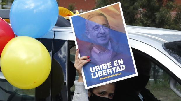 Apoyo sin fisuras a Uribe de 21 expresidentes iberoamericanos