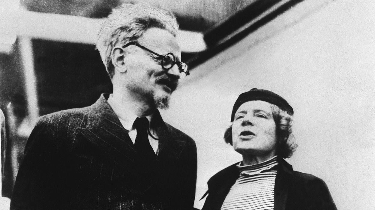 Leon Trotsky y su esposa Natalia Sedova