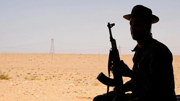 Los dos gobiernos rivales de Libia anuncian un alto el fuego