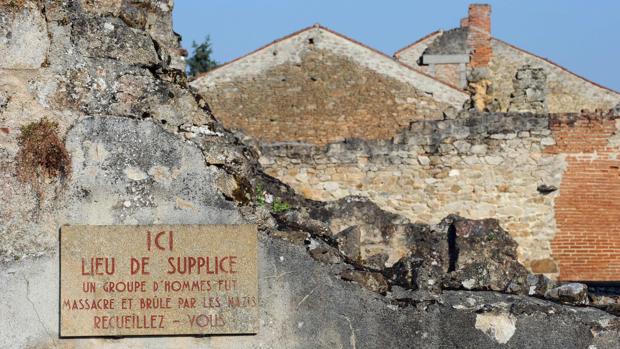 Indignación en Francia por las pintadas negacionistas en un pueblo víctima de la barbarie nazi