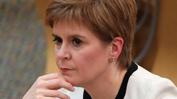 Sturgeon preparará la fecha y las preguntas que incluiría un segundo referéndum de independencia en Escocia