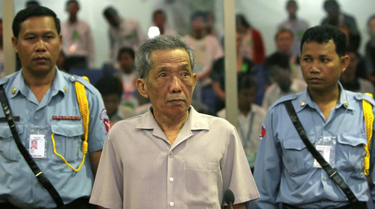 Imagen de Kaing Guek Eav, alias «Duch», durante el juicio en el que fue condenado por las atrocidades de la prisión S-21