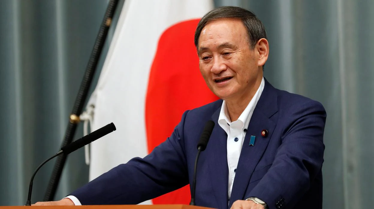 El partido gobernante elige a Yoshihide Suga como su nuevo líder