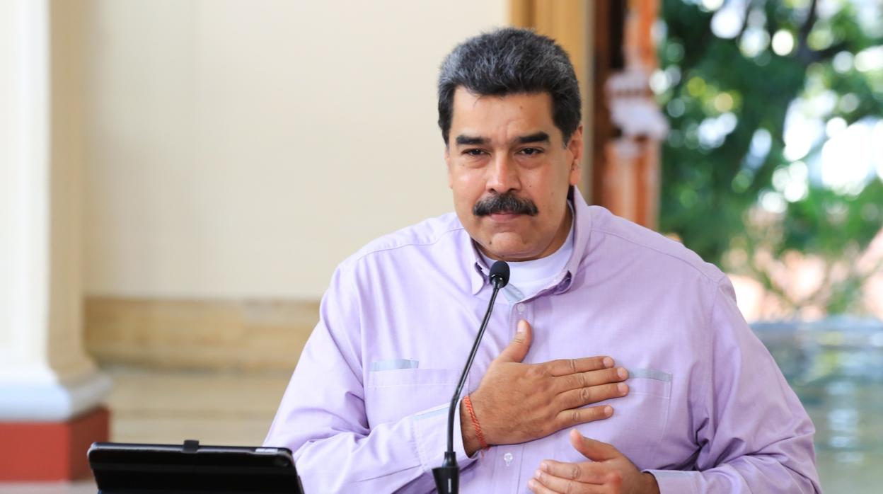 Nicolás Maduro en una reunión con miembros de su gabinete, este domingo, en Caracas (Venezuela)