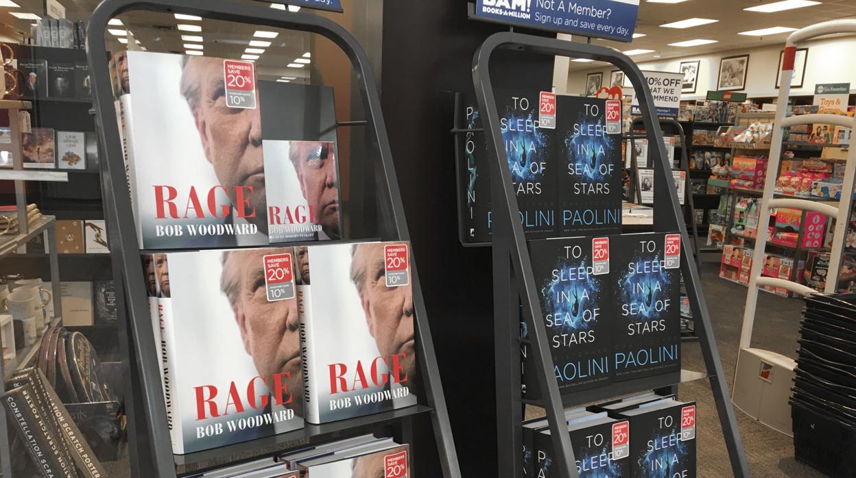 «Rage», el nuevo libro de Bob Woodward sale a la venta en EE.UU.