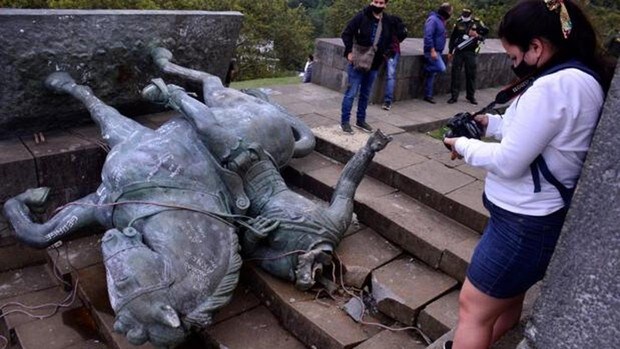 Anuncian una recompensa millonaria por información de los indígenas que derribaron la estatua de Belalcázar