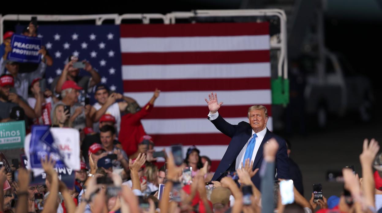 Trump a su llegada a Florida, donde dio un mitin a la comunidad venezolana