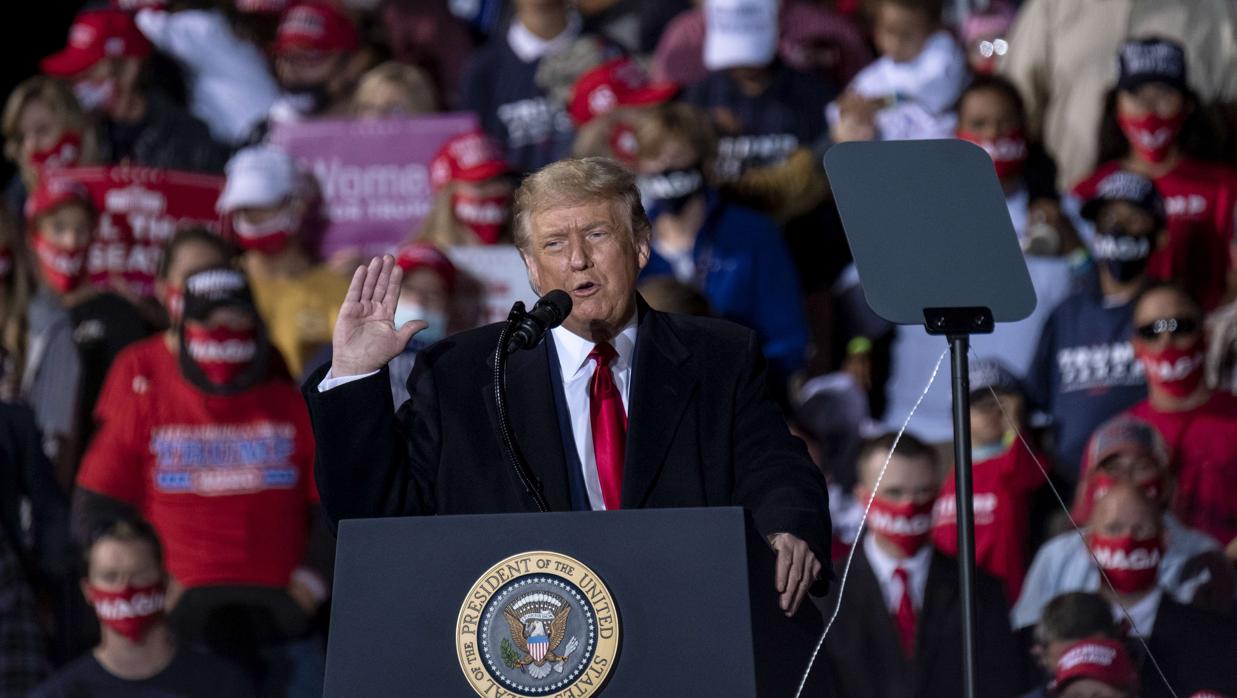 Trump confía en revertir la baja en los sondeos en el primer debate