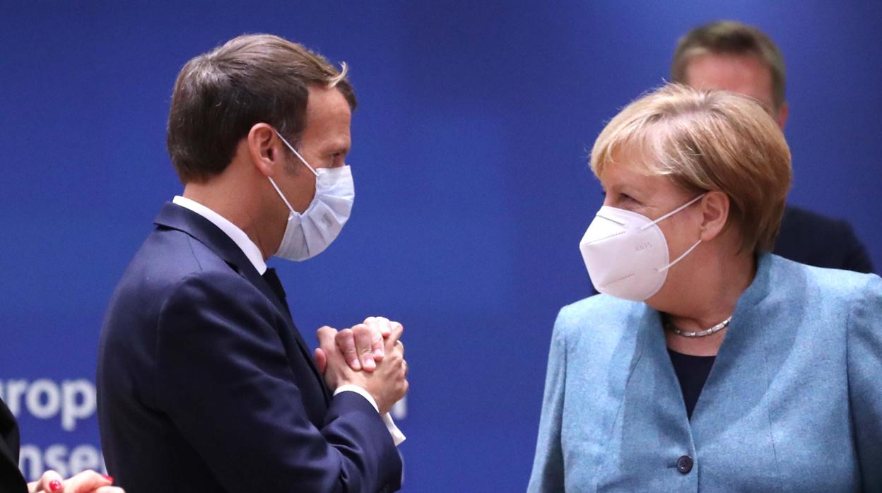 El presidente de Francia, Emmanuel Macron, y la canciller alemana, Angela Merkel, durante el Consejo