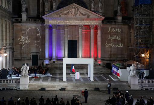 Macron, en la Sorbona: «No renunciaremos a publicar caricaturas»