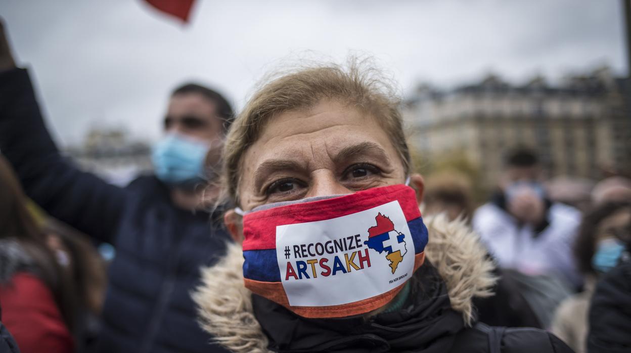 Armenia y Azerbaiyán violan la nueva tregua negociada por EE.UU. minutos después de su entrada en vigor