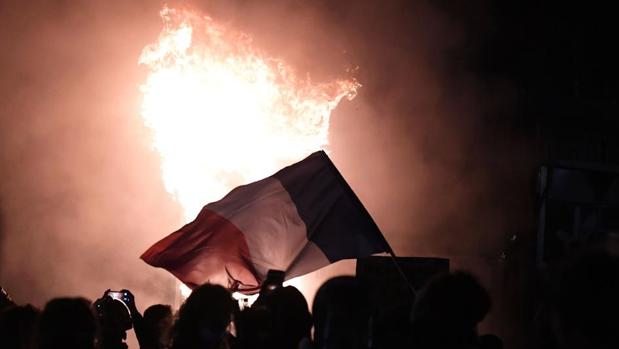 Incidentes violentos en otra gran protesta que clama en Francia contra la polémica ley de seguridad integral