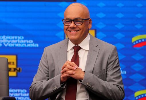 Militares torturadores, sancionados y un «showman», entre los candidatos de Maduro