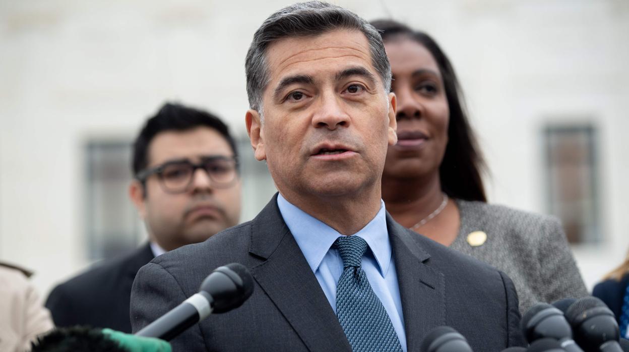 El actual fiscal general de California, Xavier Becerra