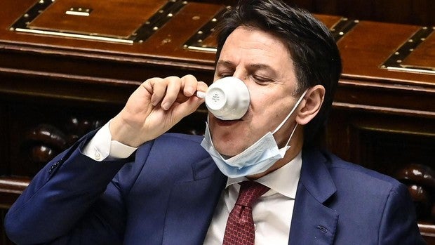 Italia evita una crisis de Gobierno, pero mantiene la tensión por el fondo europeo de reconstrucción