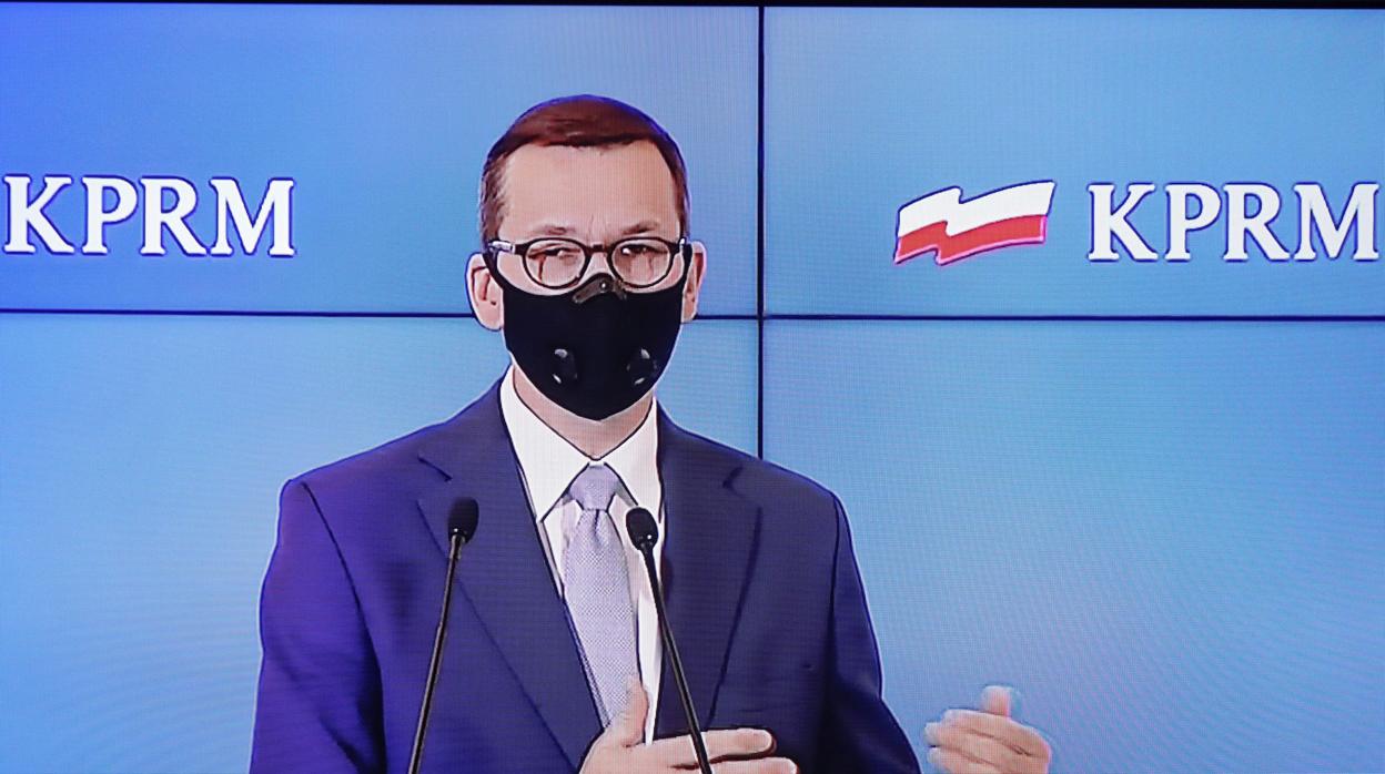 El primer ministro polaco, Mateusz Morawiecki, en una rueda de prensa en Varsovia