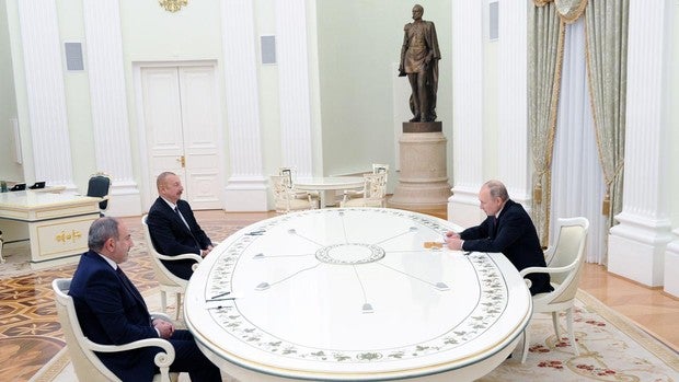 Putin trata de calmar la hostilidad entre Armenia y Azerbaiyán para evitar un nuevo conflicto armado