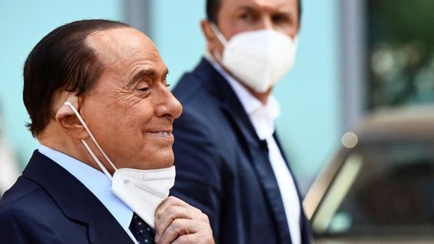 Berlusconi, ingresado de urgencia en Mónaco por problemas de corazón
