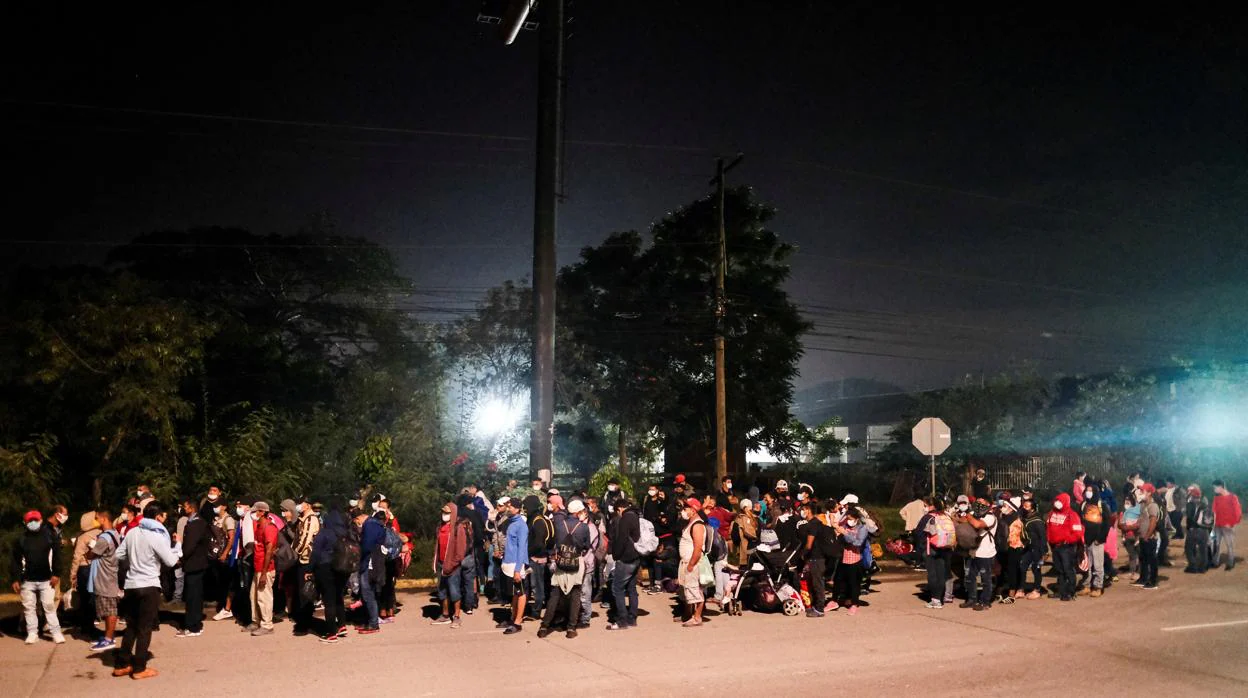 Centenares de migrantes hondure os parten en una nueva caravana de