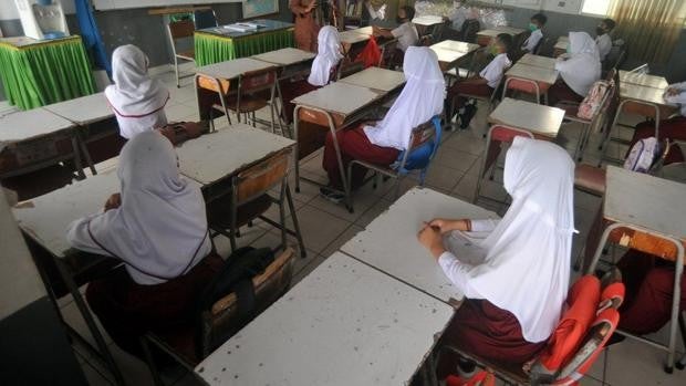 Indonesia prohíbe que la escuela pública imponga el velo a las alumnas