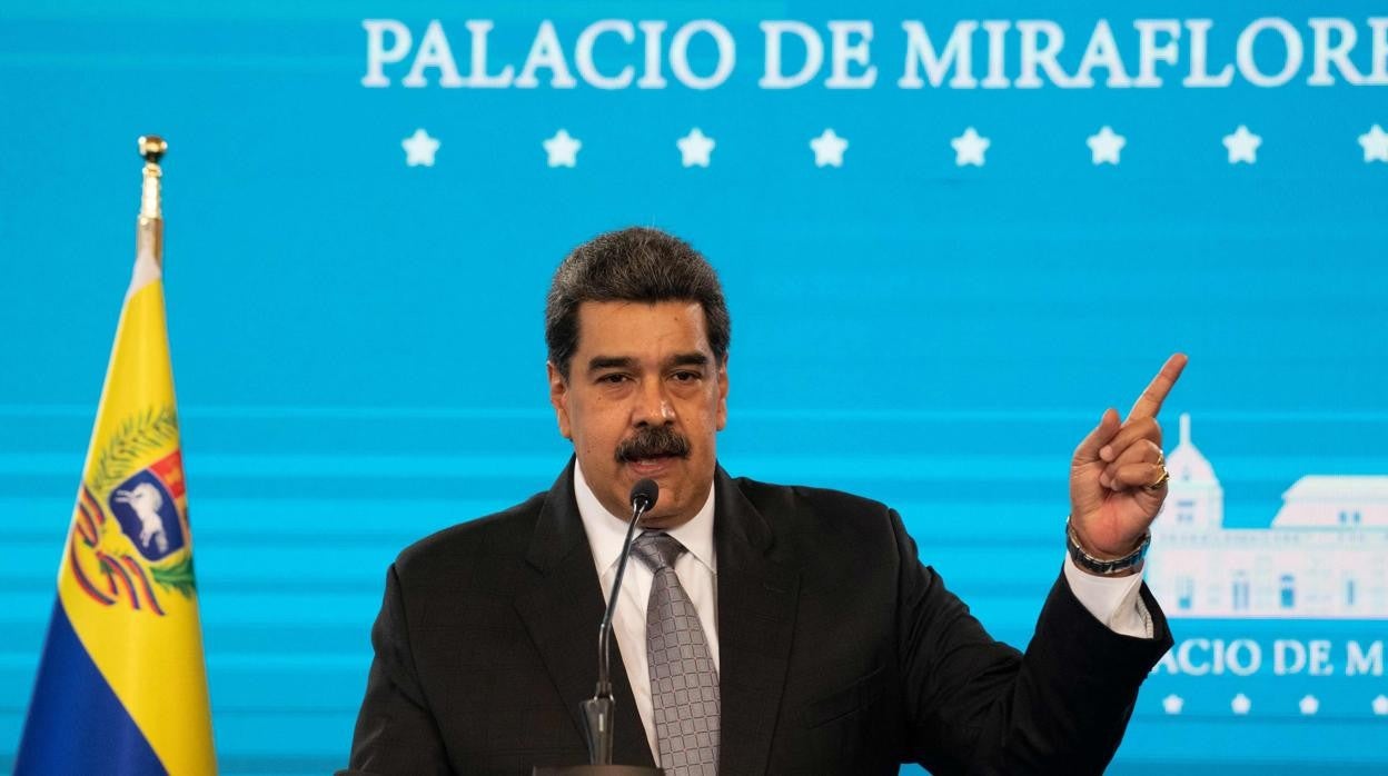 Nicolás Maduro presenta la vacuna Sputnik V tras su llegada a Venezuela