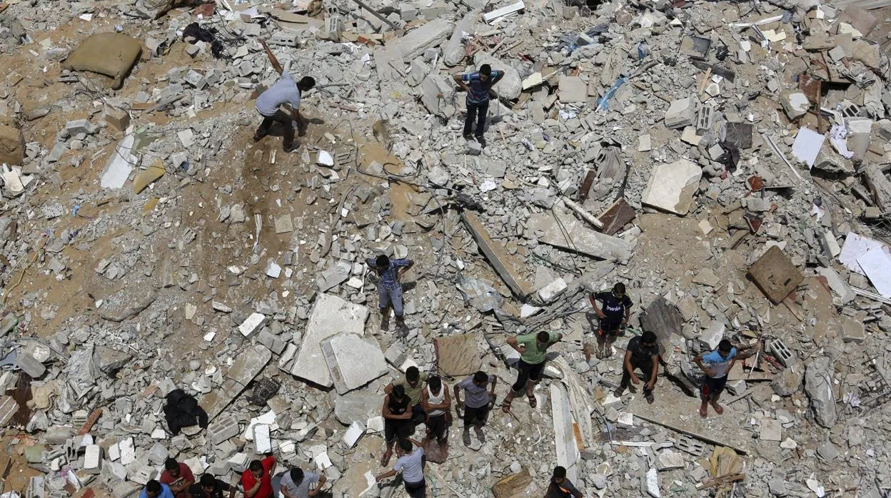 Destrozos en Gaza durante la Operación Margen Protector de 2014