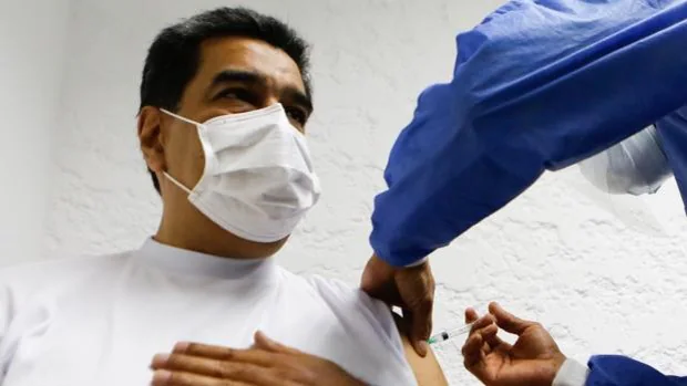 Maduro recibe la primera dosis de la vacuna rusa Sputnik V contra el Covid-19