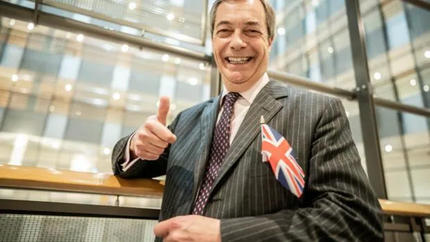 Nigel Farage, una de las mentes detrás del Brexit, abandona la política