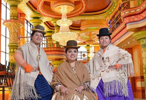 Los cholets, la extravagante ostentación del poderío aimara