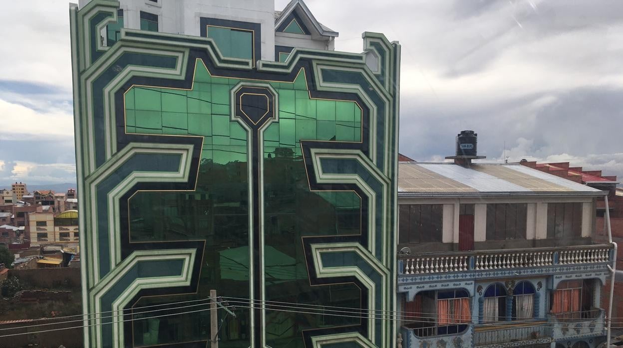 Los cholets, la extravagante ostentación del poderío aimara