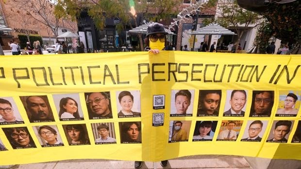 El Tribunal de Hong Kong concede la libertad bajo fianza a tres de los 47 opositores detenidos