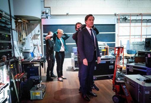 Rutte, antes de un debate televisivo