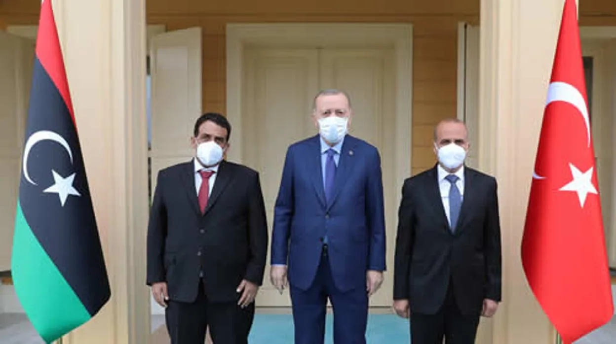 Erdogan con los dirigentes libios en Estambul