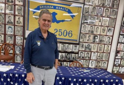 Humberto López, en la sede de la Brigada 2506