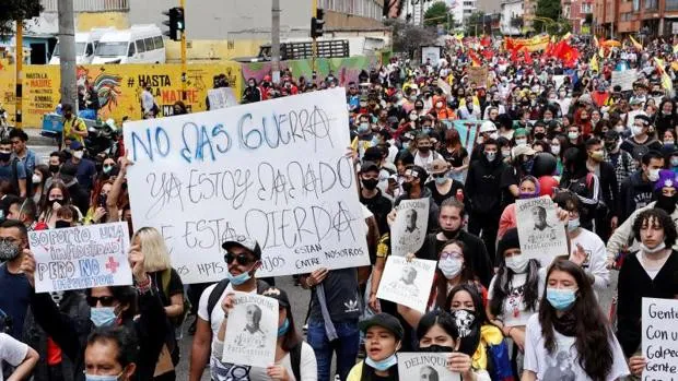 Iván Duque retira la polémica reforma tributaria tras la violencia en las protestas