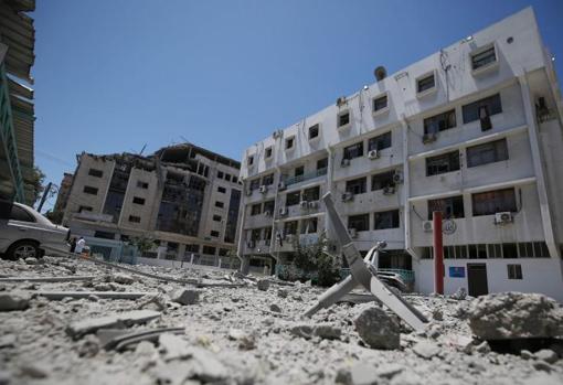 Vista general del edificio del Ministerio de Salud Palestino dañado gravemente por un bombardeo israelí