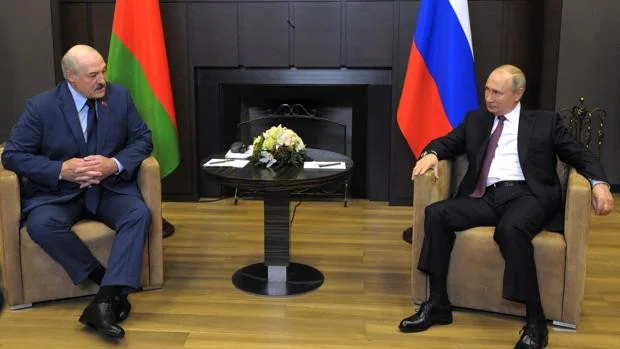 Lukashenko denuncia ante Putin los «intentos de desestabilizar» la situación en Bielorrusia