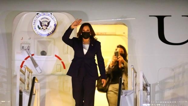 Kamala Harris trata de frenar en Guatemala la avalancha de inmigrantes: «No vengan, no vengan»