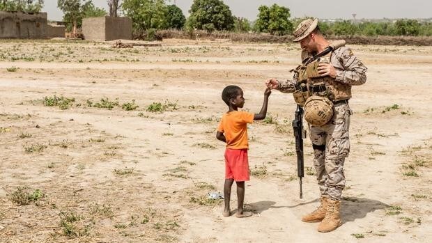 Macron quiere más implicación militar de Europa en la guerra del Sahel