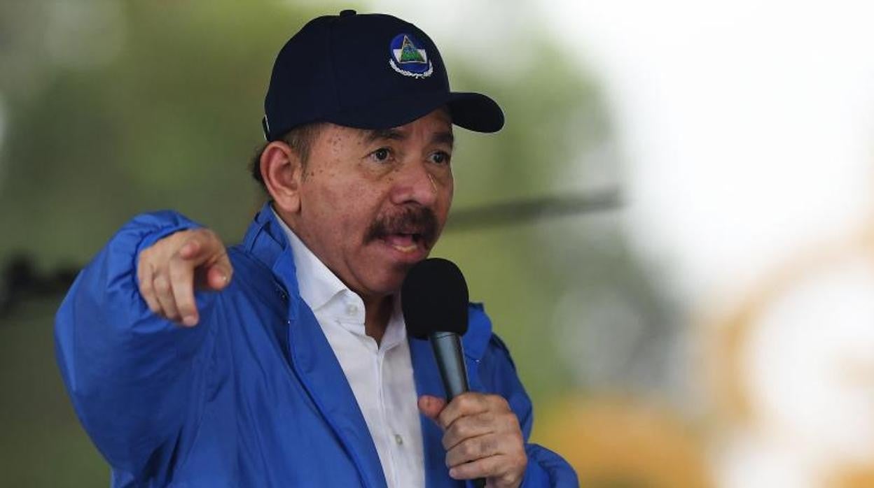 El presidente de Nicaragua, Daniel Ortega, habla a sus simpatizantes en 2018