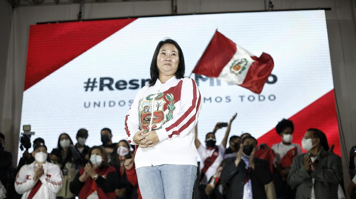 La derechista Keiko Fujimori se reúne con simpatizantes, en Lima