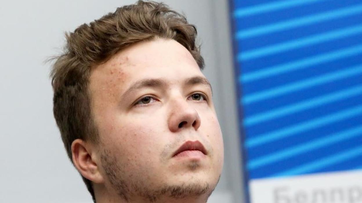 Roman Protasevich, de 26 años, participa en una sesión informativa para periodistas el 14 de junio