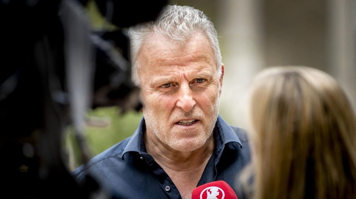 El periodista de investigación Peter R. de Vries se encuentra hospitalizado muy grave