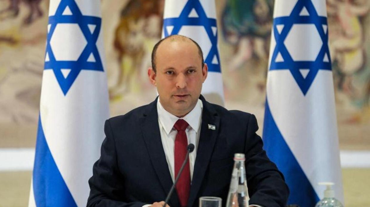 El primer ministro israelí, Naftali Bennett, preside la reunión semanal del gabinete en la Knesset