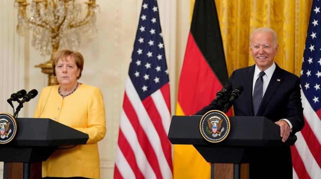 El presidente estadounidense Joe Biden y la canciller alemana Angela Merkel en una conferencia en la Casa Blanca