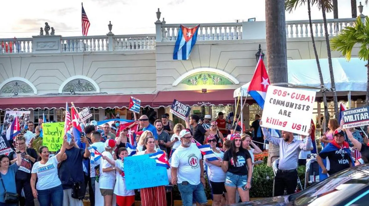 Una manifestación de apoyo a las protestas en Cuba, esta semana en la Pequeña Habana de Miami