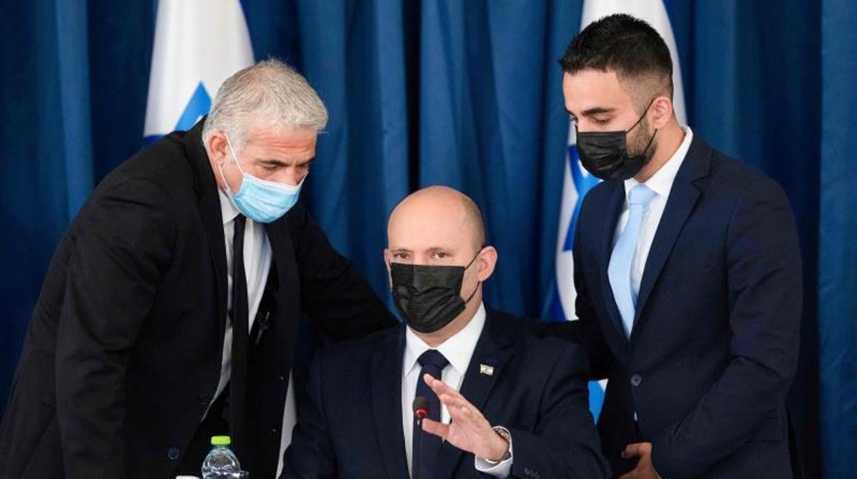 El primer ministro israelí, Naftali Bennett y el ministro de Relaciones Exteriores de Israel, Yair Lapid